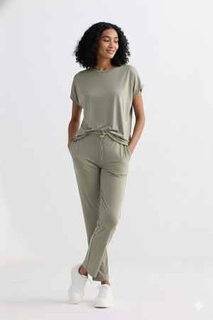 Relaxed Tee Set in Olive from Reistor