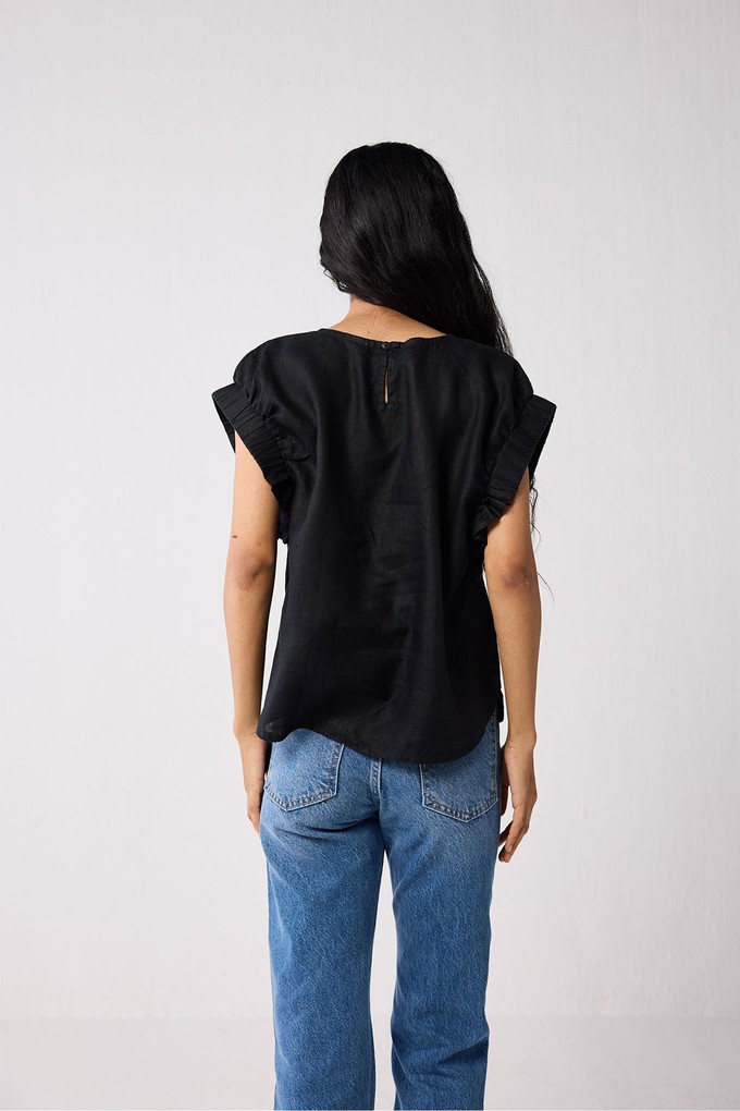 Hemp Top with Gathered Sleeve Detail in Black from Reistor