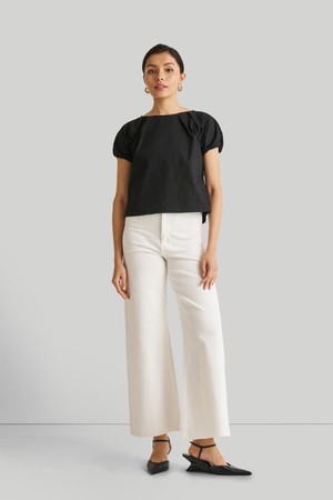 Balloon Sleeve Top in Black from Reistor