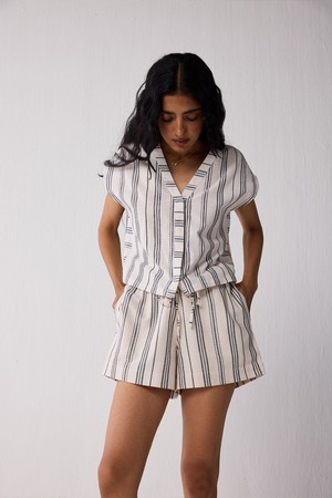 Regular Drawstring Shorts in Stripes from Reistor