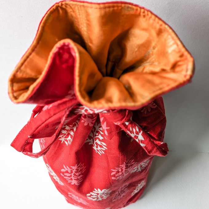 Eco Friendly Bottle Bags, Reusable Kalamkari Cotton Bottle Gift Bags, Ethically Handmade in India from Shakti.ism