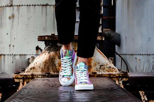 Sneakers Sleek Vanish Colour Changing from Shop Like You Give a Damn