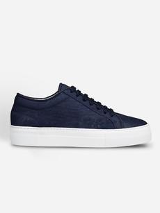 Sneakers Marinha Blue Essential via Shop Like You Give a Damn