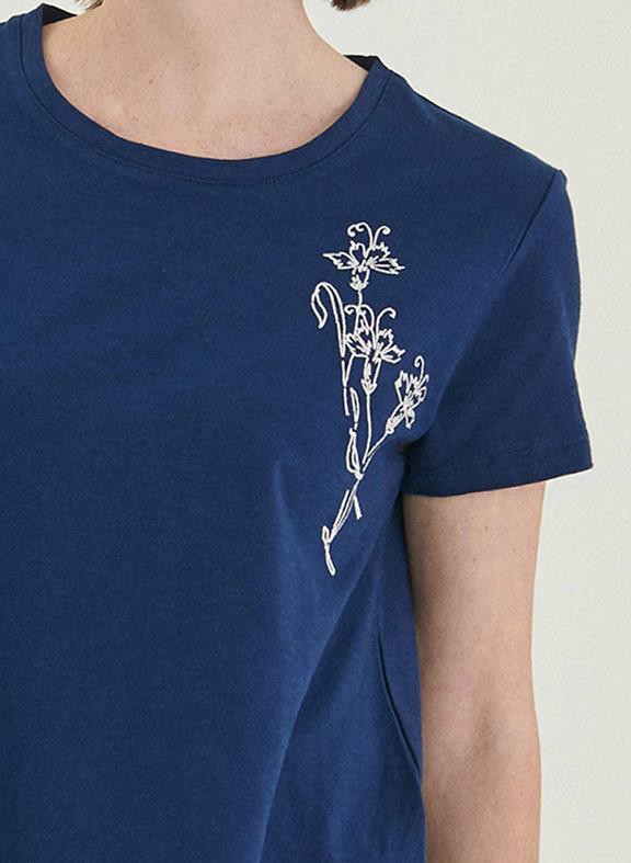 T-Shirt Print Bloemen Blauw from Shop Like You Give a Damn