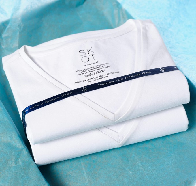 T-Shirt White V-neck Men | 2-pack | Slim Fit from SKOT