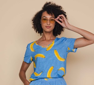 Banana Blue V-neck T-shirt Women from SNURK