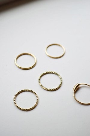 Plain Ring Thin - Gold 14k from Solitude the Label