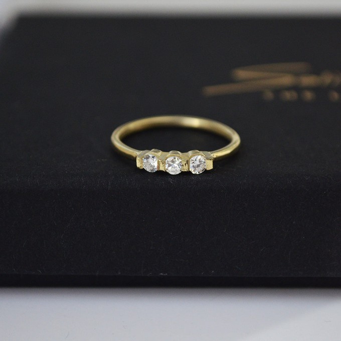 Five diamond ring - Gold 14k & Diamonds from Solitude the Label
