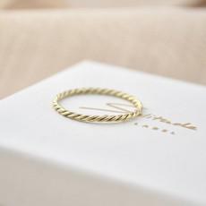 Twisted Ring - Gold 14k via Solitude the Label