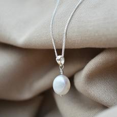 Pearl Necklace - Silver via Solitude the Label