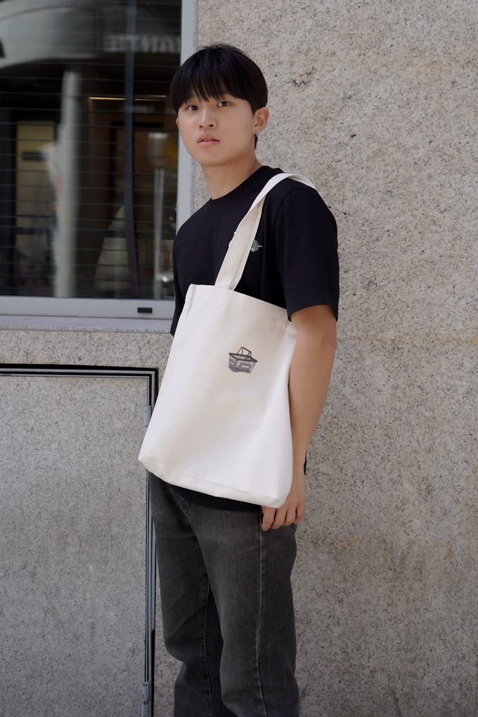 CONVENIENT TOTE BEIGE from SSEOM BRAND