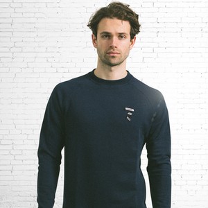 Sweatshirt - biologisch katoen - L'HOMME EST BON - Navy blauw from The Driftwood Tales Sweatshirt - biologisch katoen - L'HOMME EST BON - Navy blauw from The Driftwood Tales