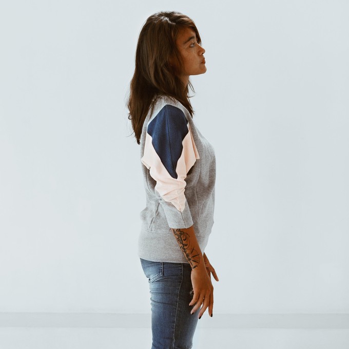 Sweatshirt - AMY - gemaakt van 4 verschillende gerecyclede stoffen - lichtroze, denim, grijs from The Driftwood Tales