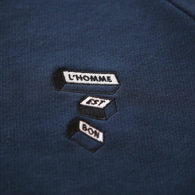 Sweatshirt - biologisch katoen - L'HOMME EST BON - Navy blauw from The Driftwood Tales Sweatshirt - biologisch katoen - L'HOMME EST BON - Navy blauw from The Driftwood Tales