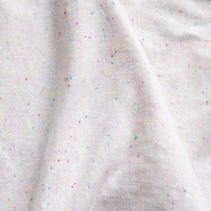 T-Shirt Schmetterlingsmodell – recycelter Stoff – rosa Fluormelange from The Driftwood Tales