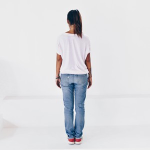 T-Shirt Schmetterlingsmodell – recycelter Stoff – rosa Fluormelange from The Driftwood Tales