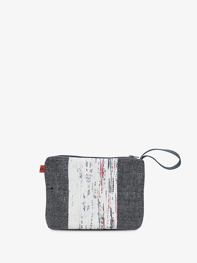 Garage Sale | Wrist Clutch – Panda from Théla