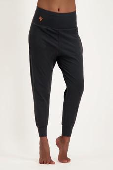 Bhumi Yoga Pants – Urban Black via Urban Goddess