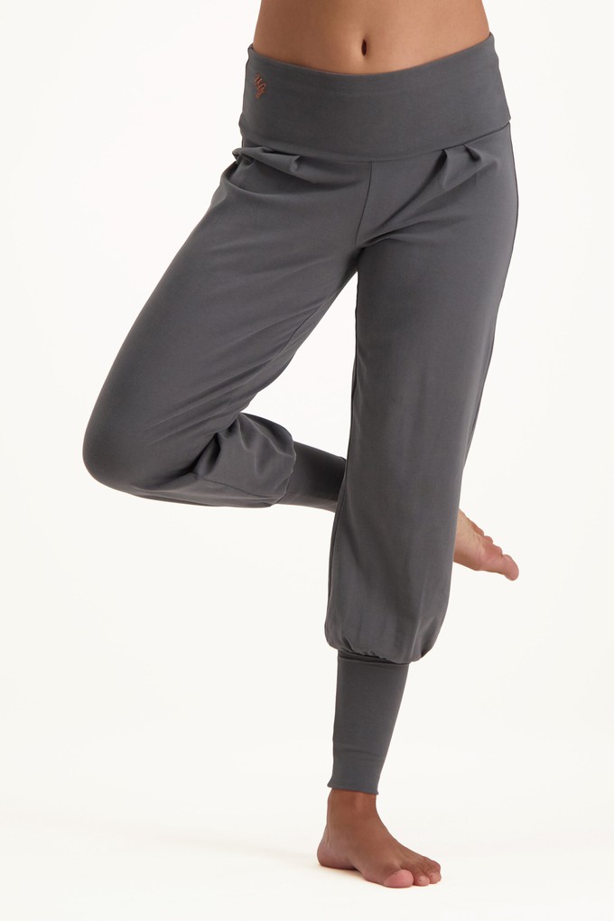 Devi Yoga Pants – Mocca from Urban Goddess