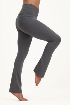 Pranafied Yoga Pants – Charcoal via Urban Goddess