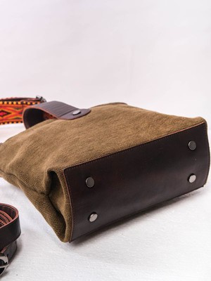 Mia Crossbody Bag Brown from Urban Medley