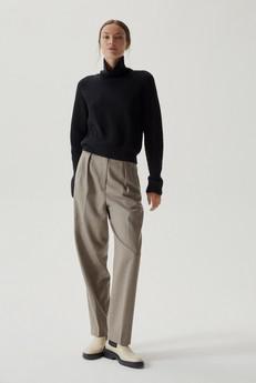 The Merino Wool Cropped High-neck - Black via Urbankissed