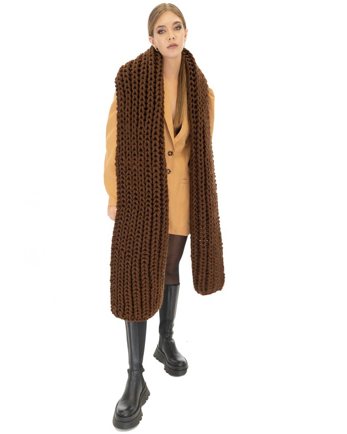 Ribbed Chunky Scarf - Brown from Urbankissed