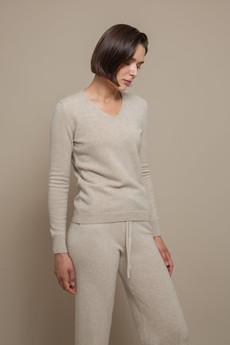 Fit And Warm V-neck Jumper via Urbankissed