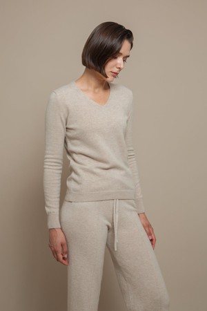 Fit And Warm V-neck Jumper from Urbankissed