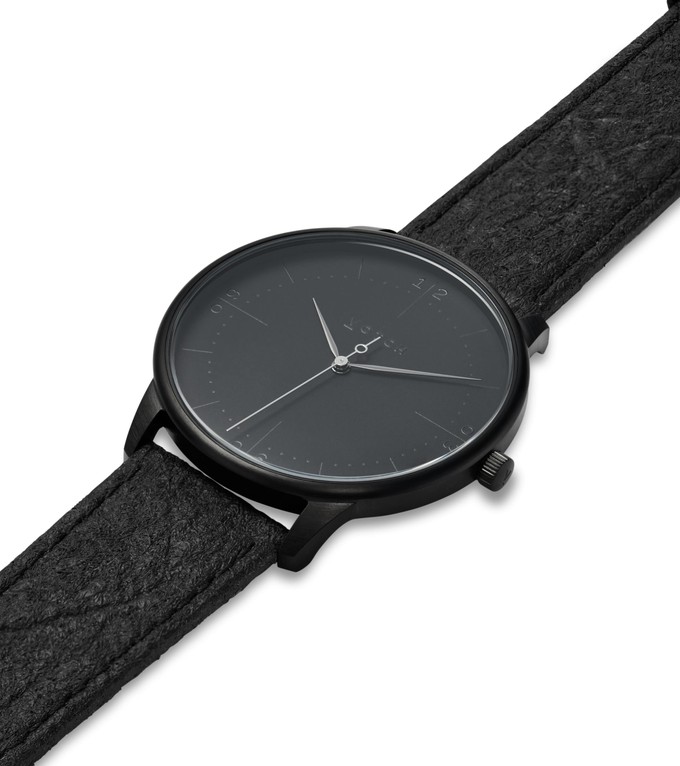 Black & Piñatex with Black Watch | Aalto from Votch