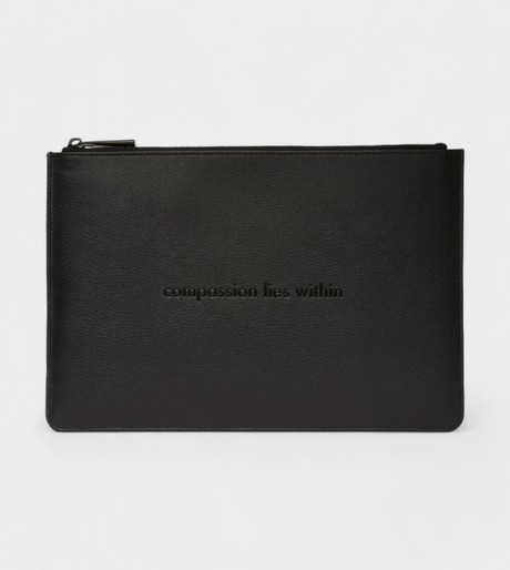AppleSkin All Black Pouch | Classic Essentials from Votch