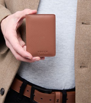Wilf Vegan Bio-Based Bamboo Bifold Wallet in Brown from Votch